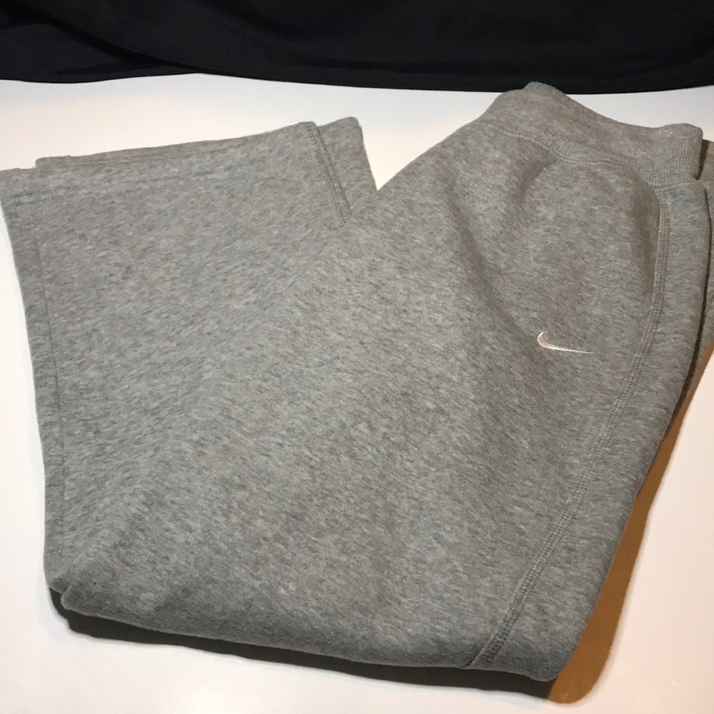 Girls Nike Sweats - Picture 2 of 5